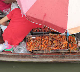 Amphawa Floating Market
