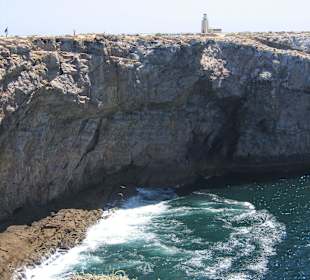 Steilabfallende Klippen