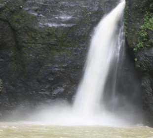Der große Wasserfall vor der Devils Cave