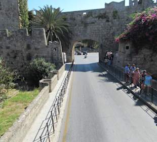 Mit dem Hop Bus in Rhodos Stadt unterwegs