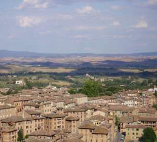 Ausblick auf Teil Sienas und Hinterland