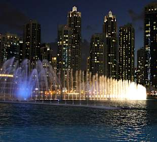 Wasserspiele vor dem Burj Khalifa