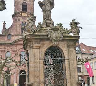 Brunnendenkmal für den Brückenheiligen Nepomuk
