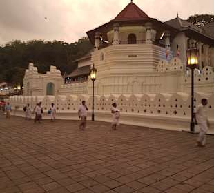 Dalada Maligawa (Zahntempel)