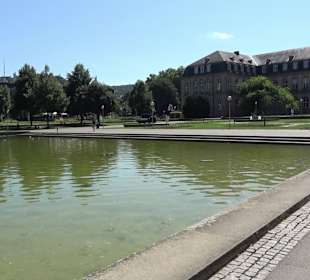 Statuen am Schlossplatz
