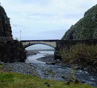 Brücke kurz vor dem Meer