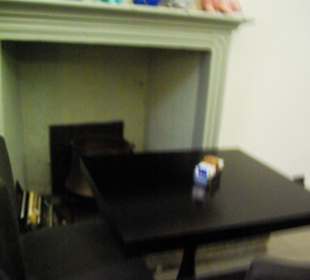 Moderne Tische und Stühle