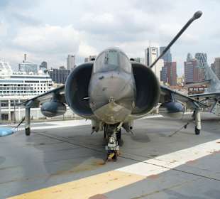 Auf der USS Intrepid