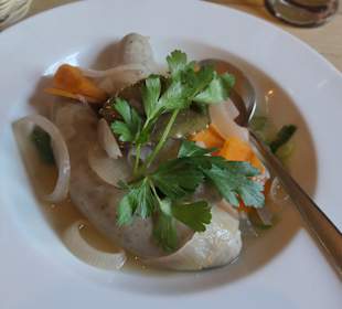 Zum Schwanen: Blaue (Saure) Zipfel zum Mittagessen