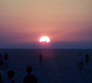 Sonnenaufgang in der Salzwüste