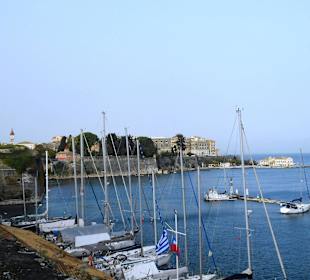 Hafen vor Altstadt Kerkyra