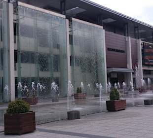 Wodospady i fontanny przy rynku