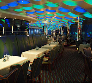 Skyview Bar bei Nacht