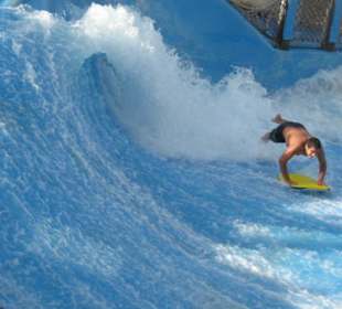 Серфинг в аквапарке