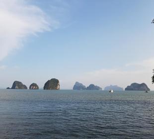 Von der James Bond Insel ein Blick auf unser Boot