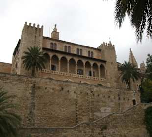 Den Palau de L'Almudaina