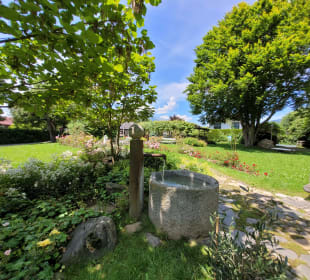 Parkanlage mit Brunnen