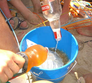 Für 15€ in den umliegenden Geschäften zu bekommen