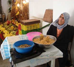 Wollt Ihr nicht endlich etwas kaufen?