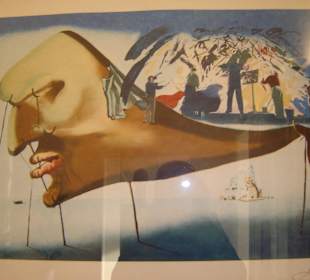 Фотка картины Сальвадора Дали