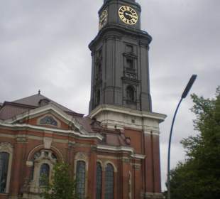 Blick zum Hamburger Michel