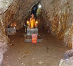 Eine von den Höhlen in der Anlage