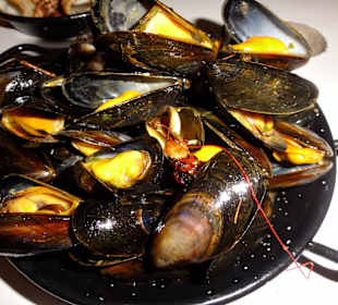 Frittierte Muscheln als Tapa