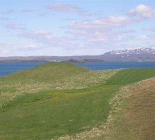 Im Hintergrund Myvatn-See