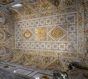 Deckenverzierung am Grab des Antonio
