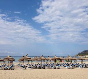 Hauptstrand, ca. 400 m entfernt