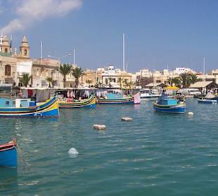 Hafen von Marsaxlokk im Osten der Insel