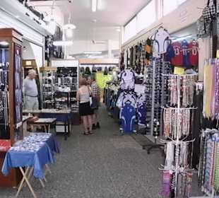 Souvenirshop in der Markthalle
