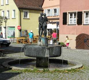 Brunnen vor dem Museum