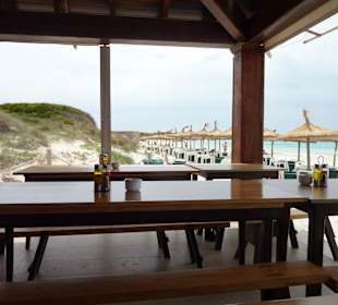 Bar am Strand, ca. 2Km