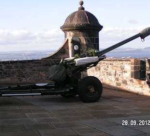 Die " ONE O'CLOCK GUN " auf dem Castle Edinburgh