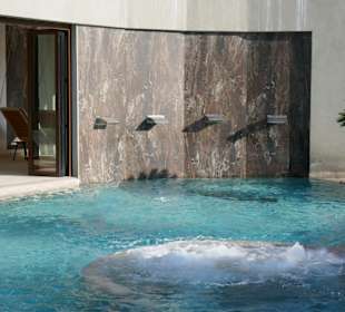 Aussenpool mit Massagedüsen