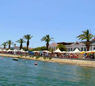 Verkaufszelte an der Promenade