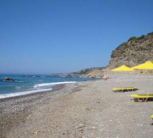 Koraka Beach, Liegen kostenlos