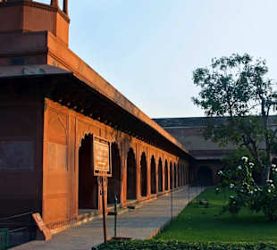 W kompleksie Taj Mahal