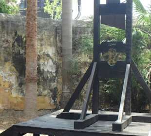 Guillotine im Museumshof