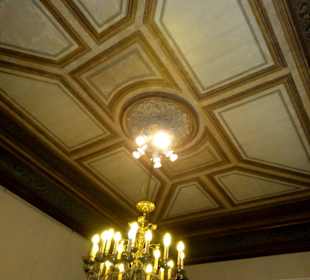Rundgang durch die Räume des Palais Rastede