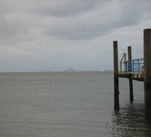 Blick vom Hafen Borkum nach Eemshaven/NL