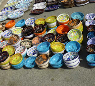 Töpfe und Schüsseln