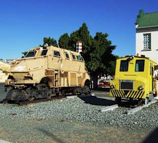 Lokomotiven auf Bahnhofsplatz