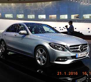 Музей Мерседес-Бенц