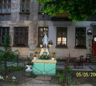 Inna kapliczka na pradze