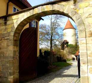 Der große Eingangsbogen