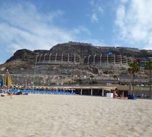 Gloria Palace vom Strand aus gesehen
