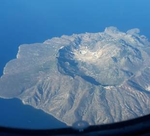 Vulkaninsel Nisyros vom Flugzeug aus