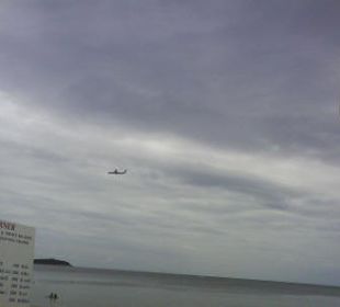 Flugzeug vom Strand aus